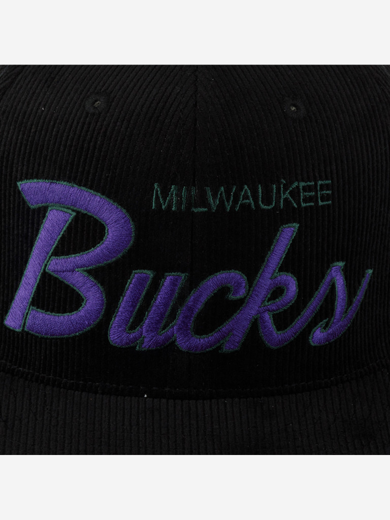 Бейсболка с прямым козырьком MITCHELL NESS HHSS4797-MBUYYPPPBLCK Milwaukee Bucks NBA