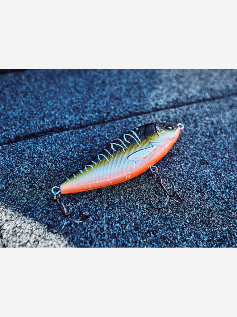 Воблер LUCKY JOHN BBS Original ARROW JERK F 015 см, джерк для крупного хищника