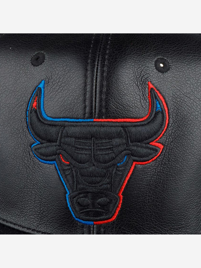 Бейсболка с прямым козырьком MITCHELL NESS 6HSSMM19227-CBUBLCK Chicago Bulls NBA