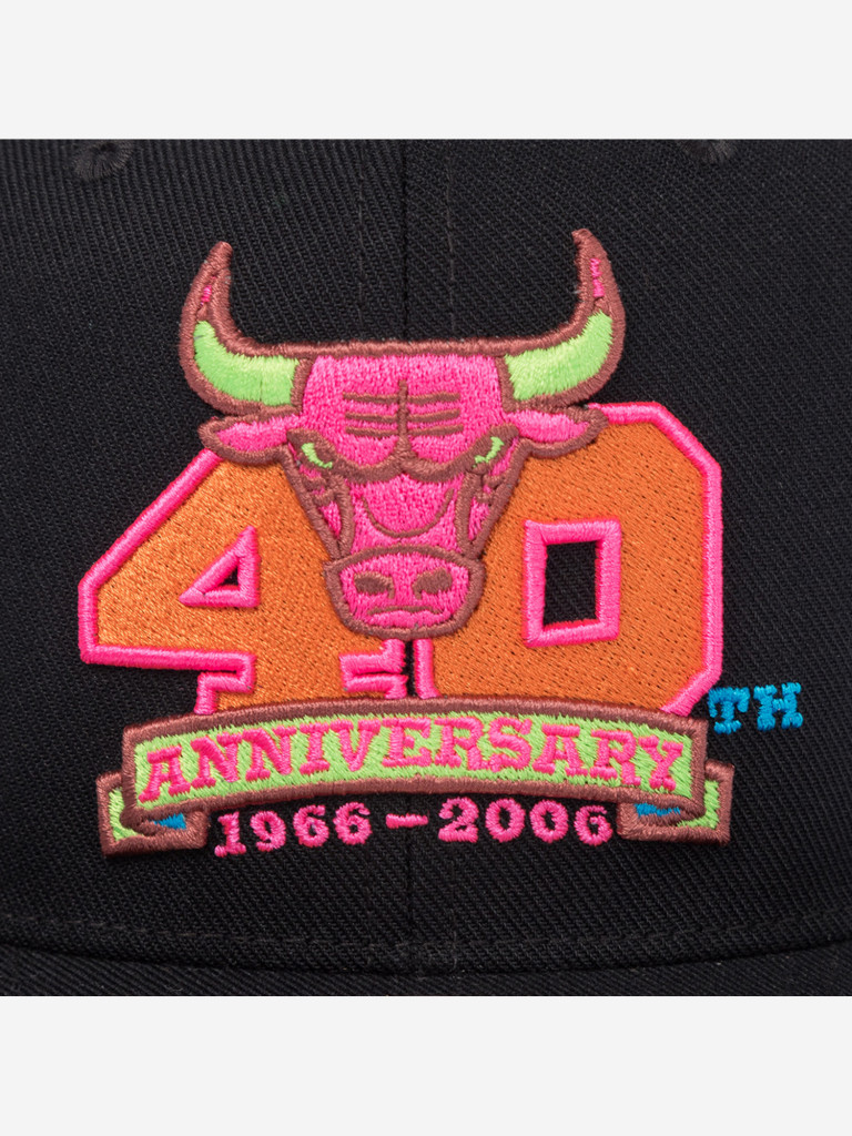Бейсболка с прямым козырьком MITCHELL NESS HS11472-CBUBLCK Chicago Bulls NBA (черный)