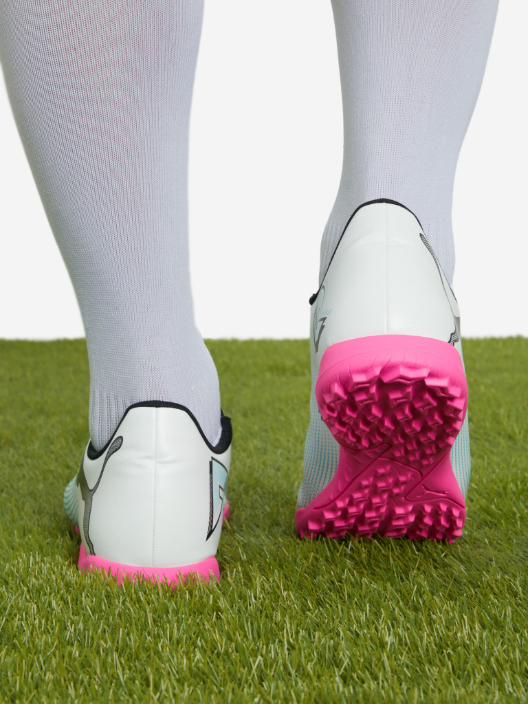 Бутсы мужские PUMA Future 7 Play TT