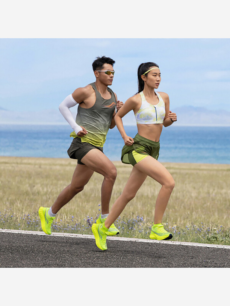 Кроссовки беговые мужские Saucony Endorphin Pro 4 Citron