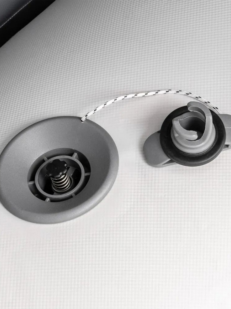 Лодка надувная для рыбалки Тонар Капитан 280Т бело-серый