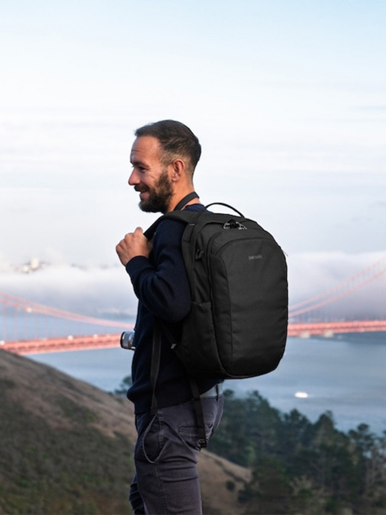 Рюкзак антивор Pacsafe V 26L Tour, Jet Black, 26 л.