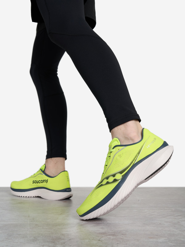 Кроссовки мужские Saucony Kinvara 15 арт. S20967 светло-зеленый/темно-синий/белый цвет — купить за 12249 руб. со скидкой 30 %, отзывы в интернет-магазине Спортмастер