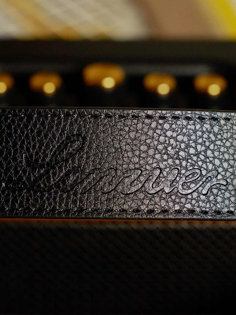 Беспроводная портативная колонка с двумя микрофонами BukaTech Lonzuer Running Black, 70 Вт