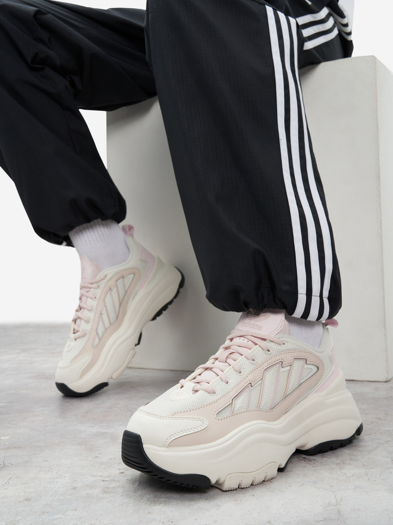 Кроссовки женские adidas Ozgaia