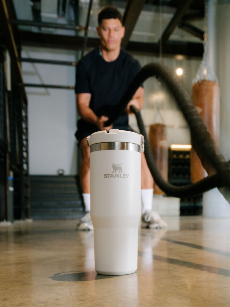 Термокружка Stanley IceFlow Flip Straw 2.0 Tumbler, 890 мл, белая