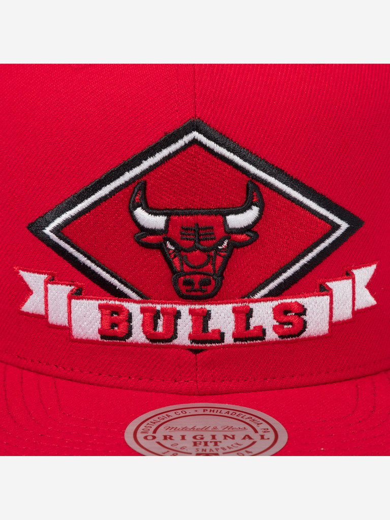 Бейсболка с прямым козырьком MITCHELL NESS HS9657-CBURED1 Chicago Bulls NBA (красный)