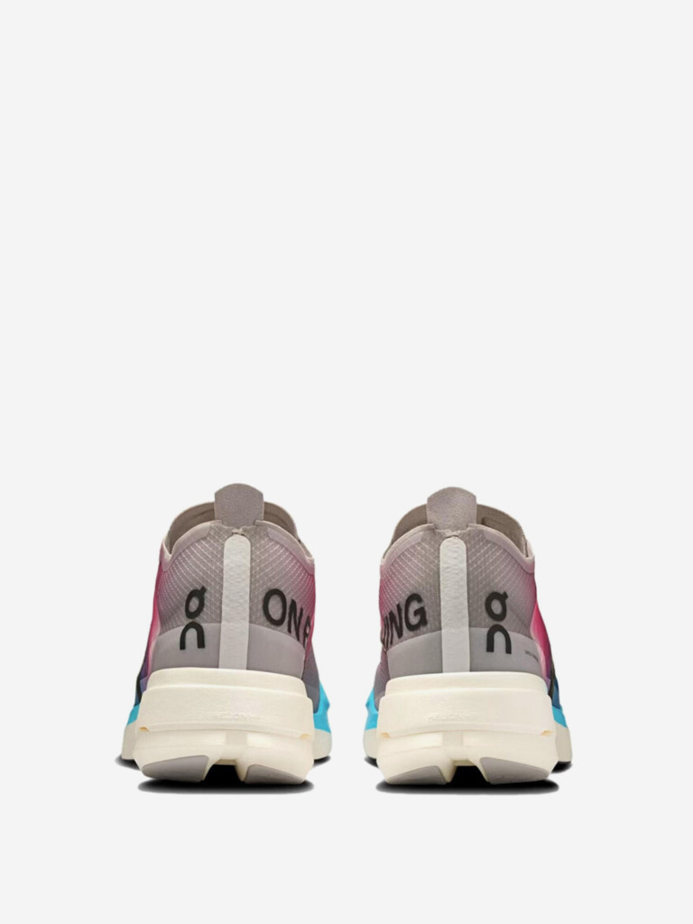 Кроссовки беговые женские для бега On Cloudboom Strike