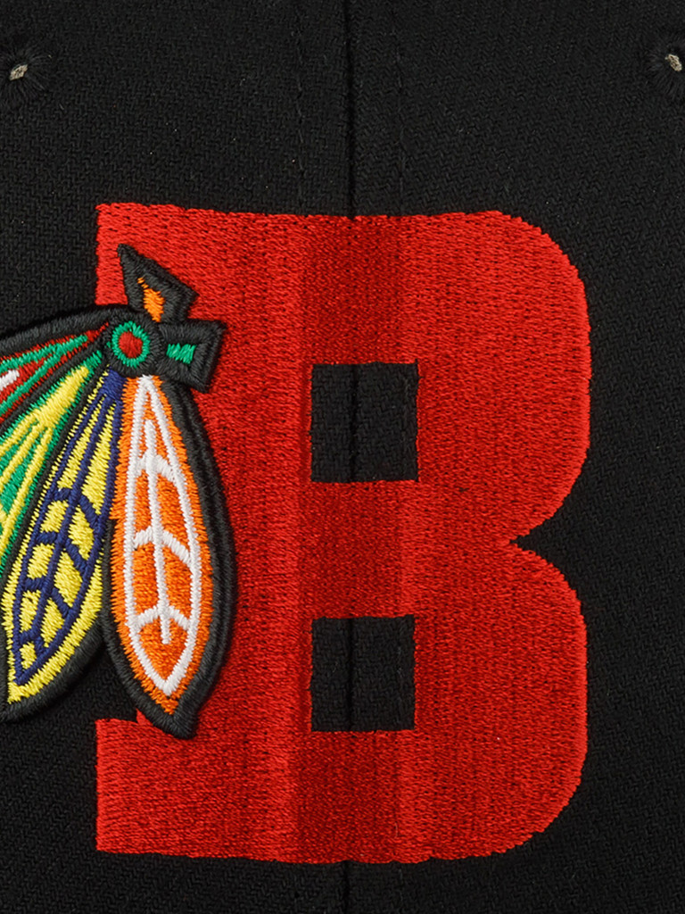 Бейсболка MITCHELL NESS HHSS6644-CBHYYPPPBLCK Chicago Blackhawks NHL