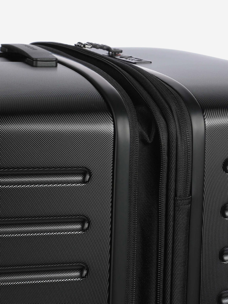 Чемодан Mandarina Duck Flyduck L