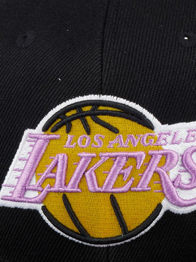 Бейсболка с прямым козырьком MITCHELL NESS 6HSSJS19079-LALBLCK Los Angeles Lakers NBA (черный)