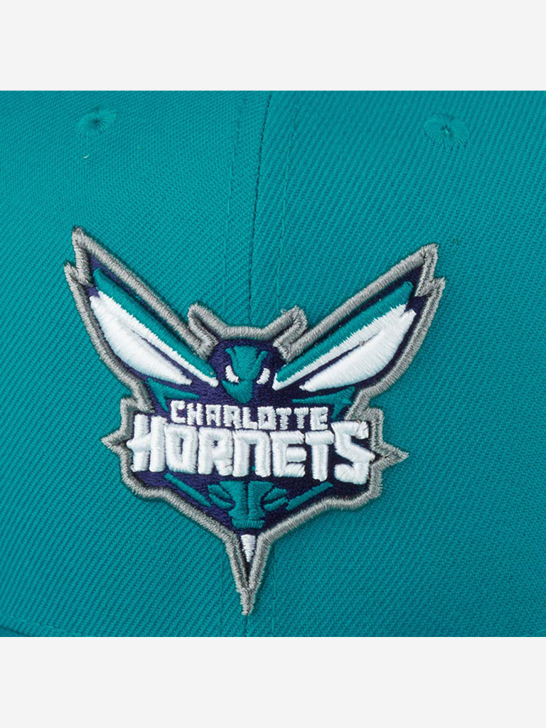 Бейсболка с прямым козырьком MITCHELL NESS HHSS3256-CHOYYPPPTEAL Charlotte Hornets NBA