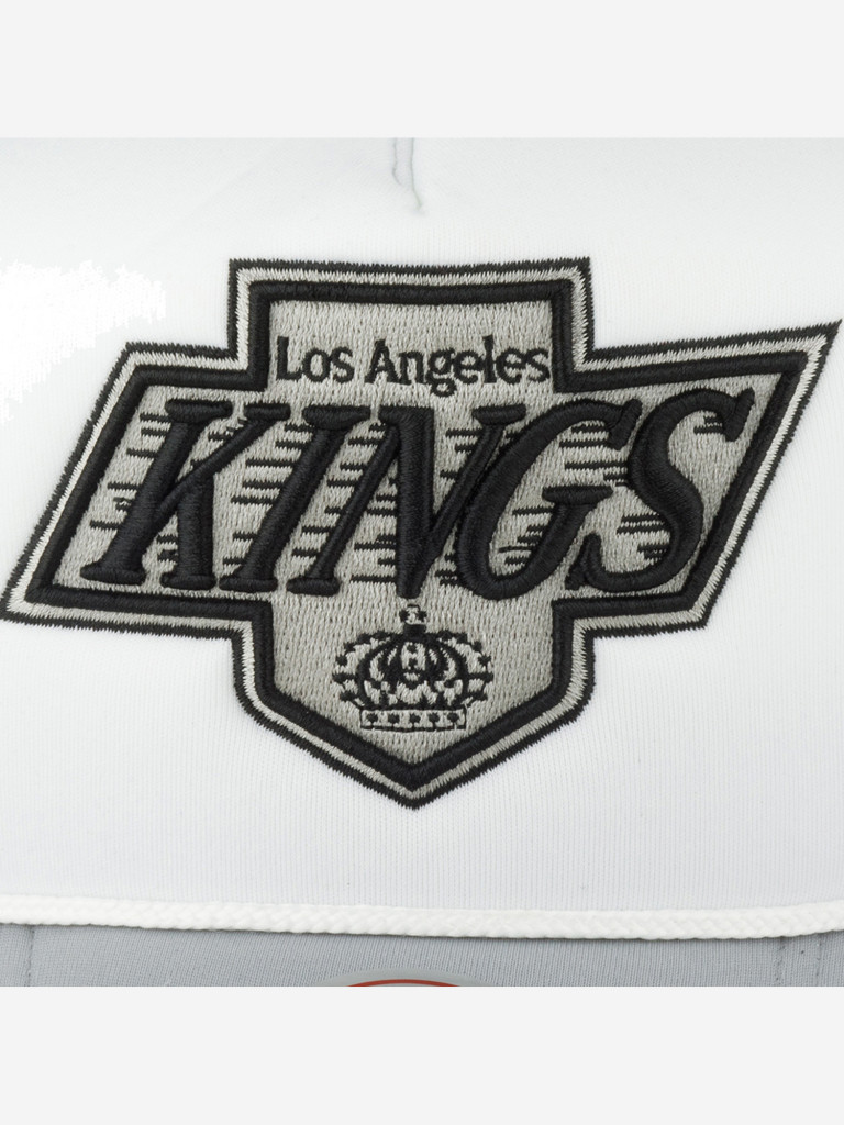 Бейсболка с сеточкой MITCHELL NESS HT8360-LAKWHIT Los Angeles Kings NHL (белый)