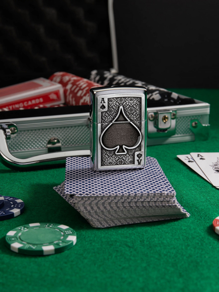 Зажигалка бензиновая ZIPPO 49637 Ace Of Spades Emblem