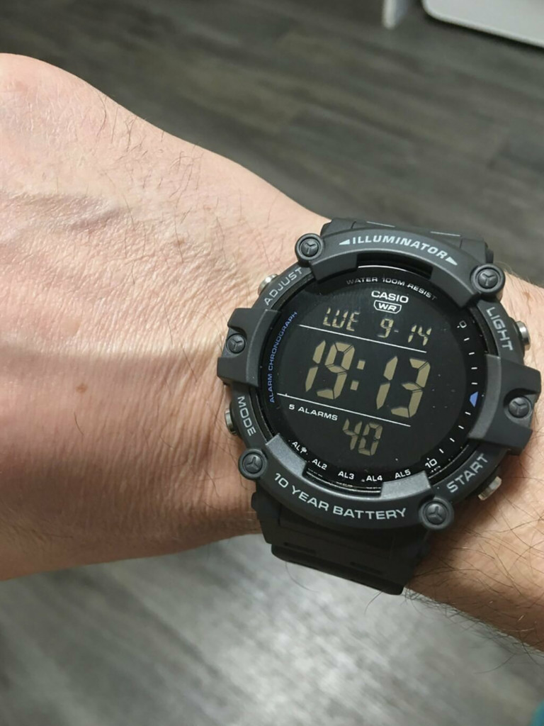 Спортивные часы CASIO ILLUMINATOR AE-1500WH-8B
