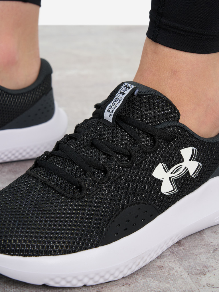 Кроссовки женские Under Armour Charged Surge 4