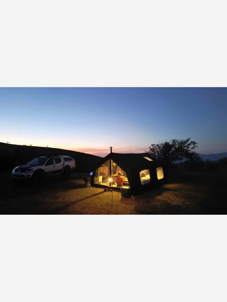 Надувная палатка Coody 17.28 Pro Black, 17.2 м², 4–6 человек, 2 входа, дымоход