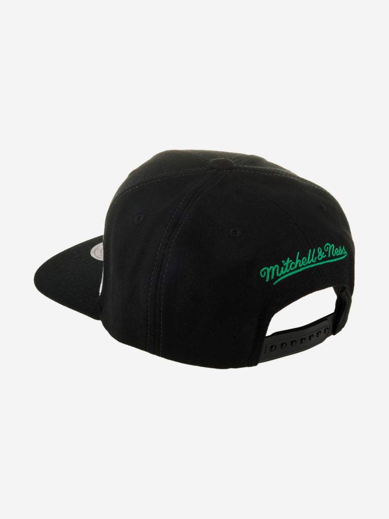 Бейсболка с прямым козырьком MITCHELL NESS HHSS7646-BCEYYPPPBLCK Boston Celtics NBA (черный)