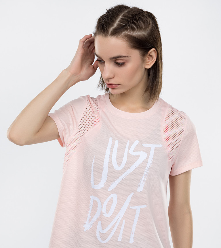Футболка женская Nike