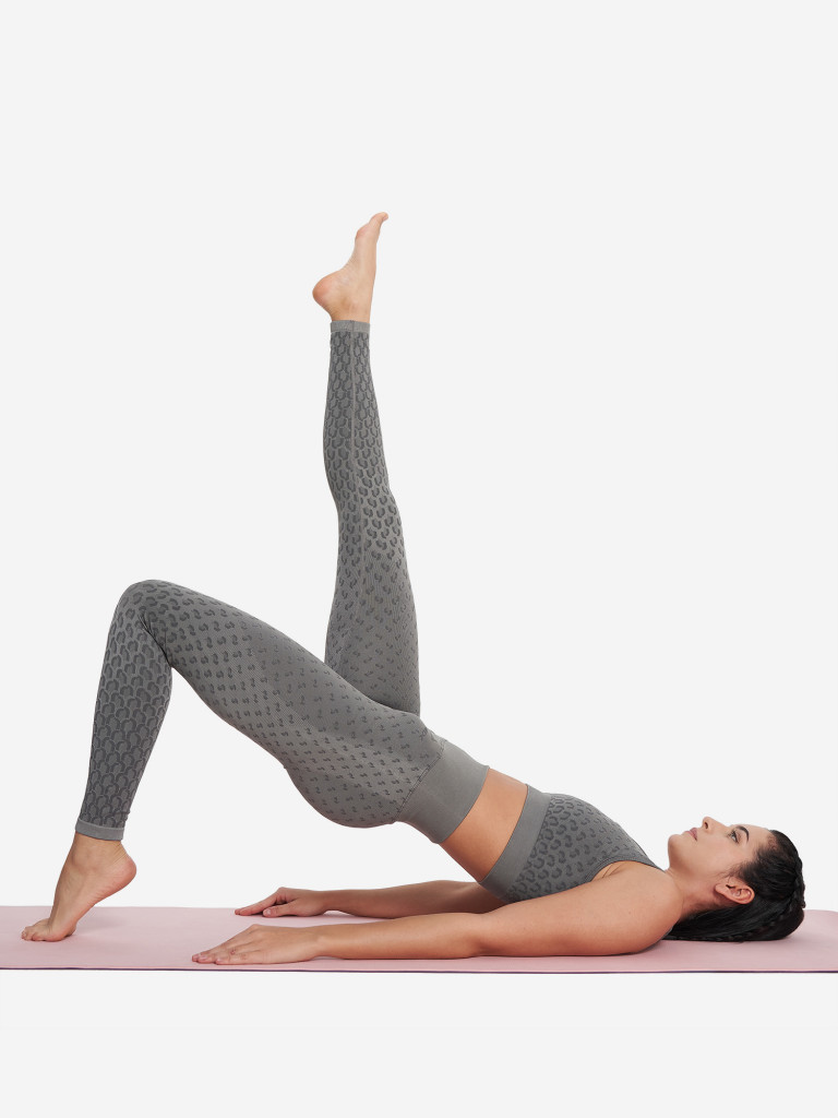 Легинсы женские Demix HighFlow Yoga Seamless Gfx