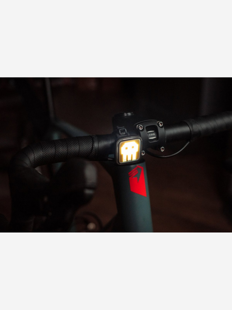 Фонарь передний Knog Blinder Skull