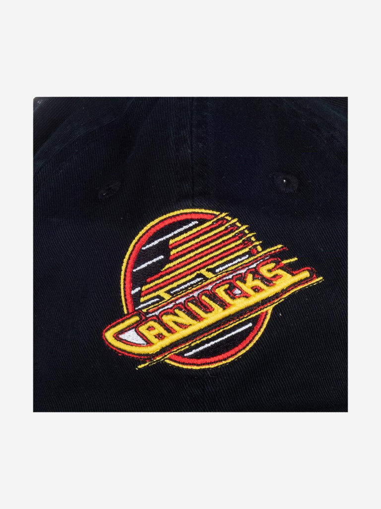Бейсболка AMERICAN NEEDLE 40742B-VAC Vancouver Canucks Blue Line NHL (черный)