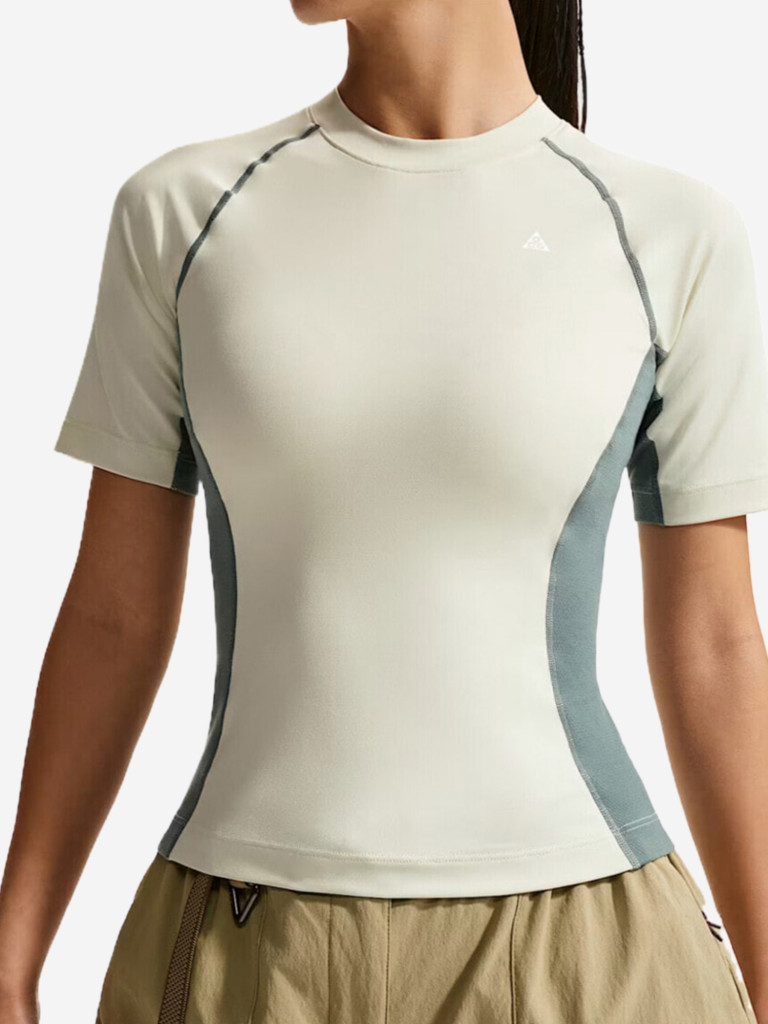 Футболка женская Nike "Wildsee" Dri-FIT