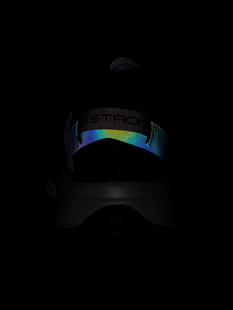 Кроссовки женские Demix Stronger Tr