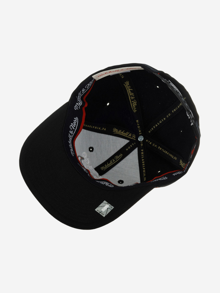 Бейсболка MITCHELL NESS HHSSINTL1265-CBUBLCK Chicago Bulls NBA (черный)
