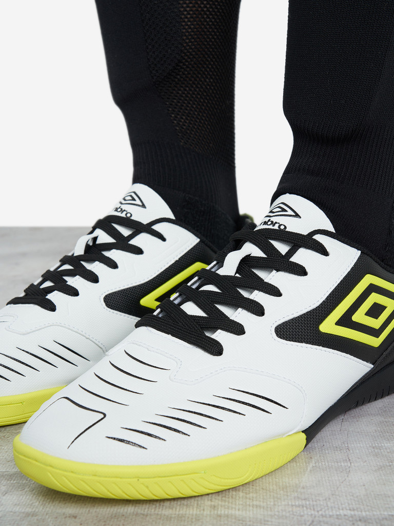Бутсы мужские Umbro Point Ic