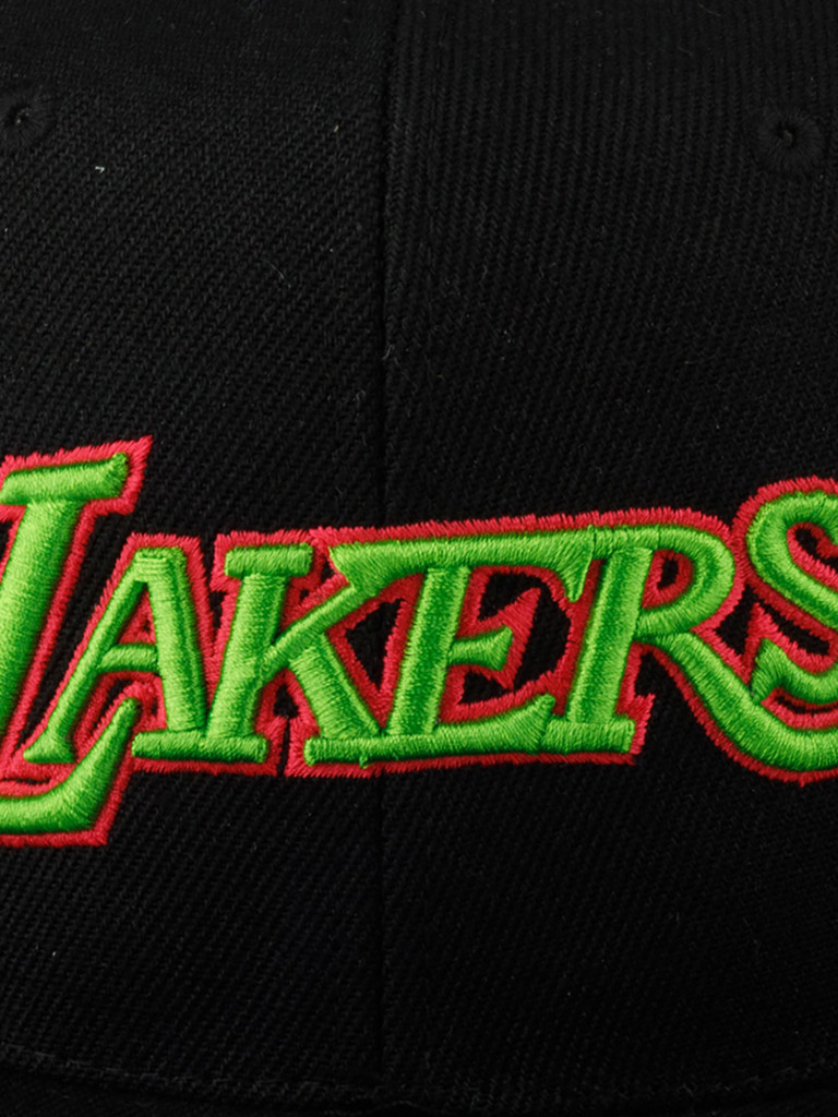 Бейсболка с прямым козырьком MITCHELL NESS 6HSFSH21324-LALBLCK Los Angeles Lakers NBA (черный)