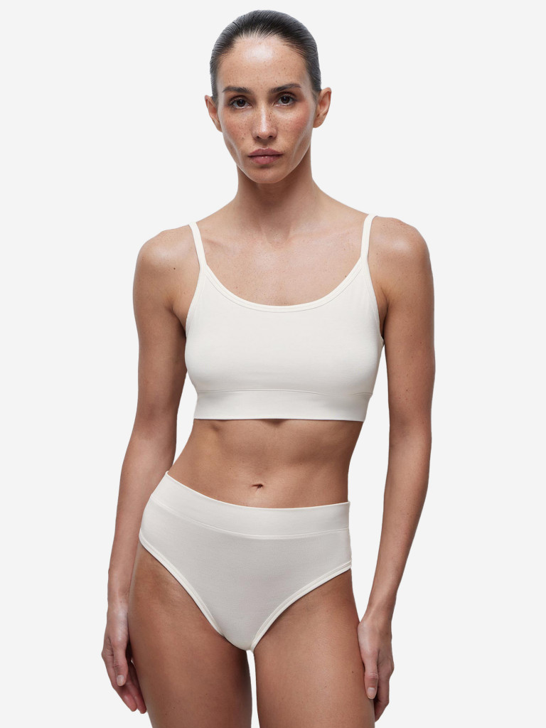 Топ на на тонких бретелях из бамбука belle you