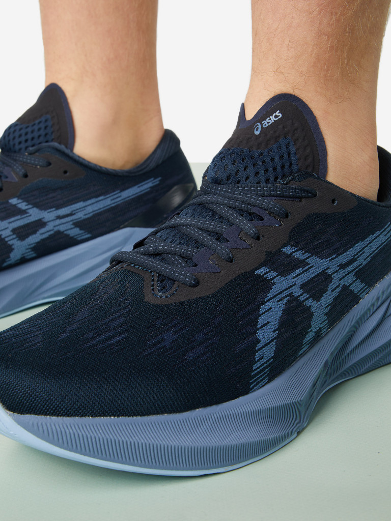 Кроссовки мужские ASICS Novablast 3