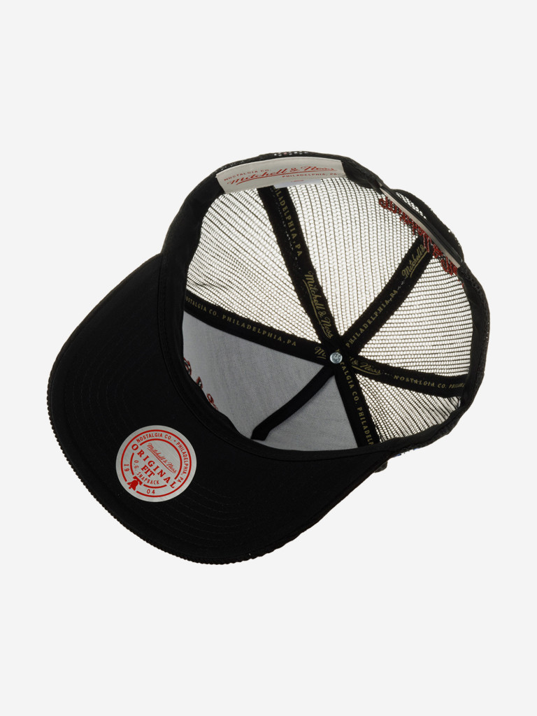 Бейсболка с сеточкой MITCHELL NESS HHSS6002-CBUYYPPPBLCK Chicago Bulls NBA
