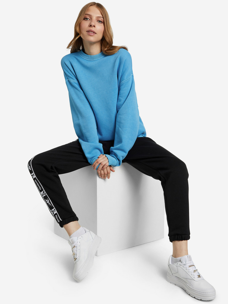 Свитшот женский оверсайз Reebok Classics Natural Dye Small Logo