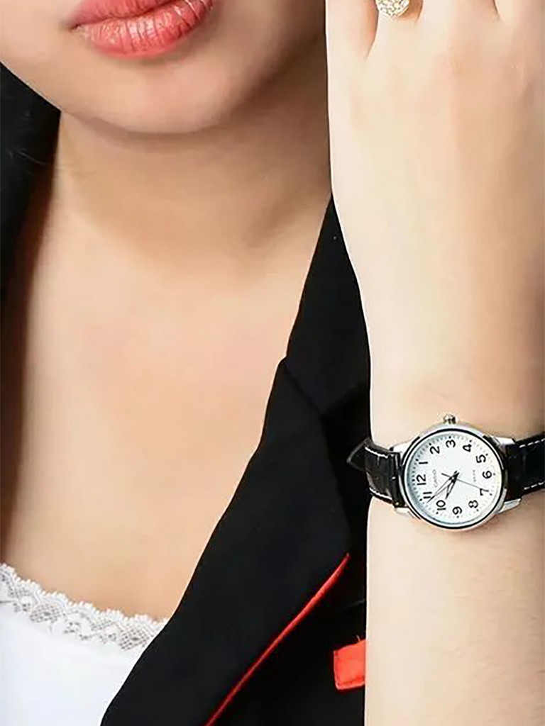 Наручные часы CASIO