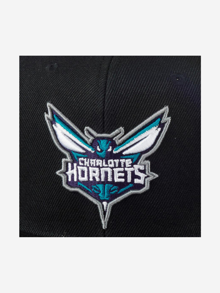 Бейсболка с прямым козырьком MITCHELL NESS 6HSSSH21270-CHOBLCK Charlotte Hornets NBA (черный)