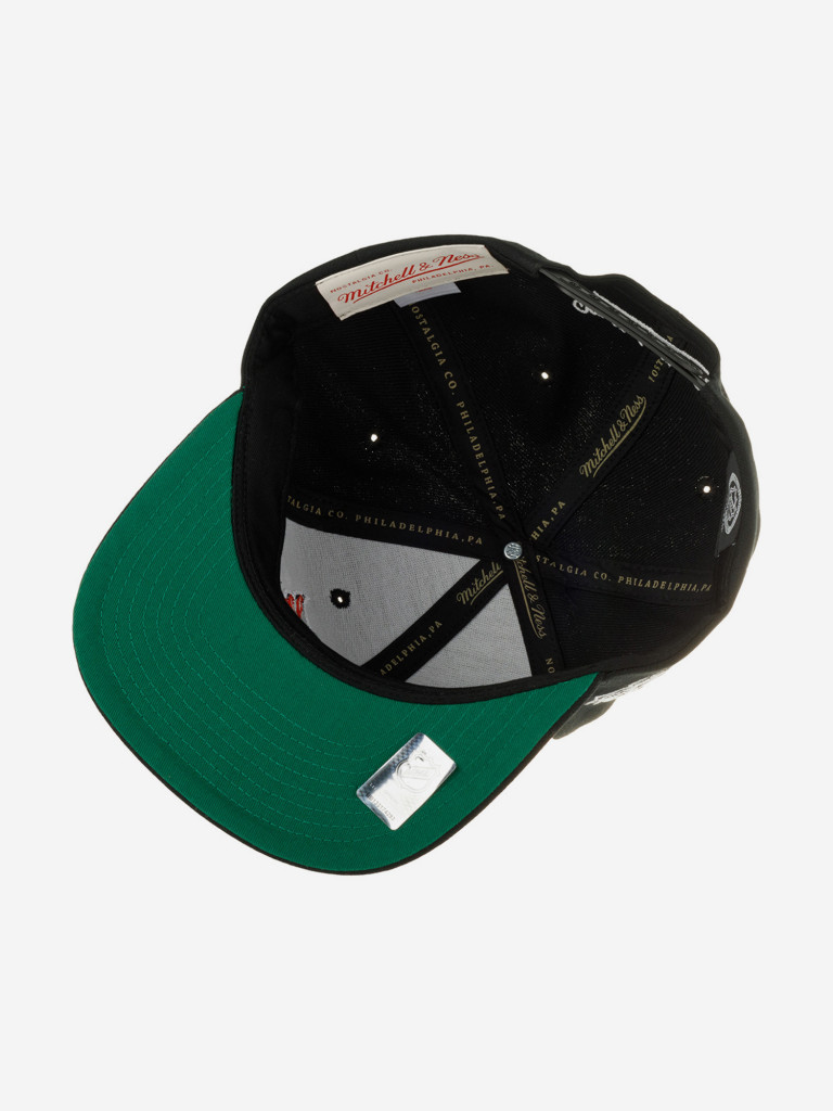 Бейсболка с прямым козырьком MITCHELL NESS HHSS6743-WCAYYPPPBLCK Washington Capitals NHL (черный)