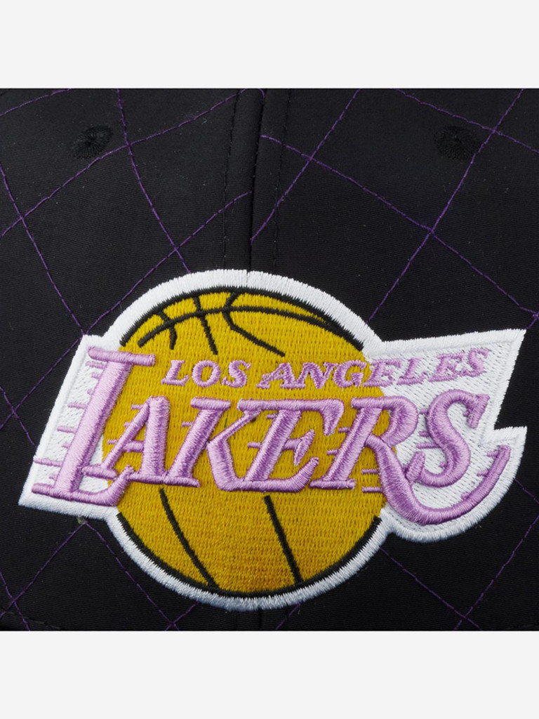 Бейсболка с прямым козырьком MITCHELL NESS HHSS1212-LALYYPPPBLCK Los Angeles Lakers NBA