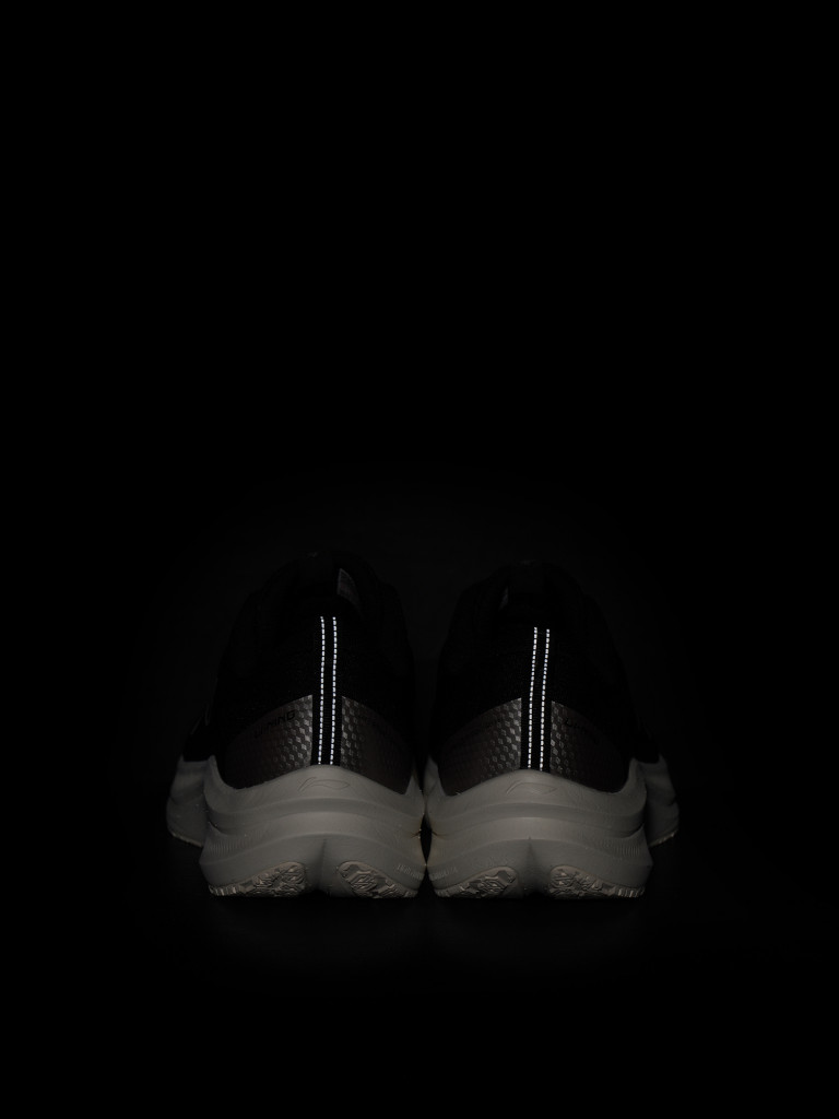 Кроссовки женские Li-Ning Red Hare 8