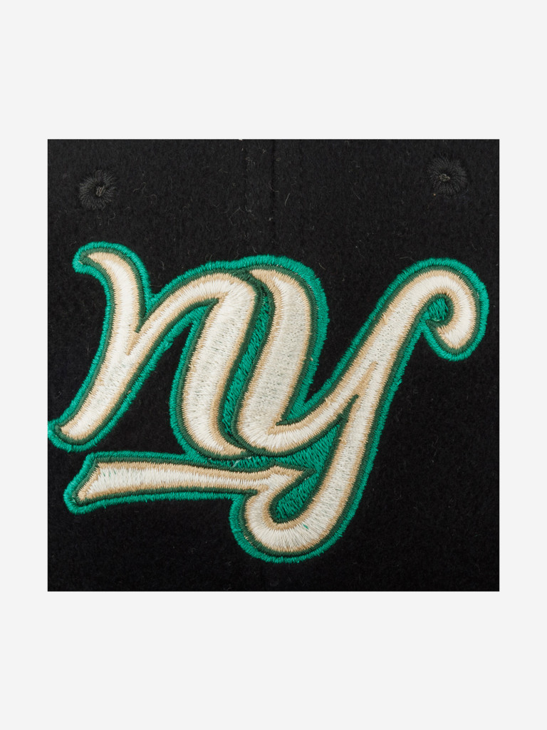 Бейсболка с прямым козырьком HOOD 132-CSM037-XA095-BK Ny State Flower Cashmere II