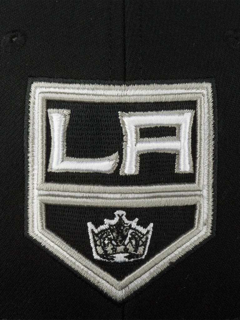 Бейсболка с прямым козырьком MITCHELL NESS 6HSFLR22464-LAKBLCK Los Angeles Kings NHL (черный)