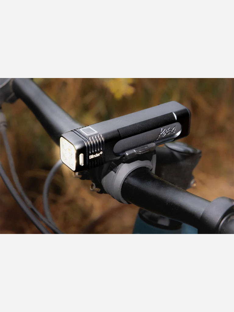 Фонарь передний Knog Blinder 700