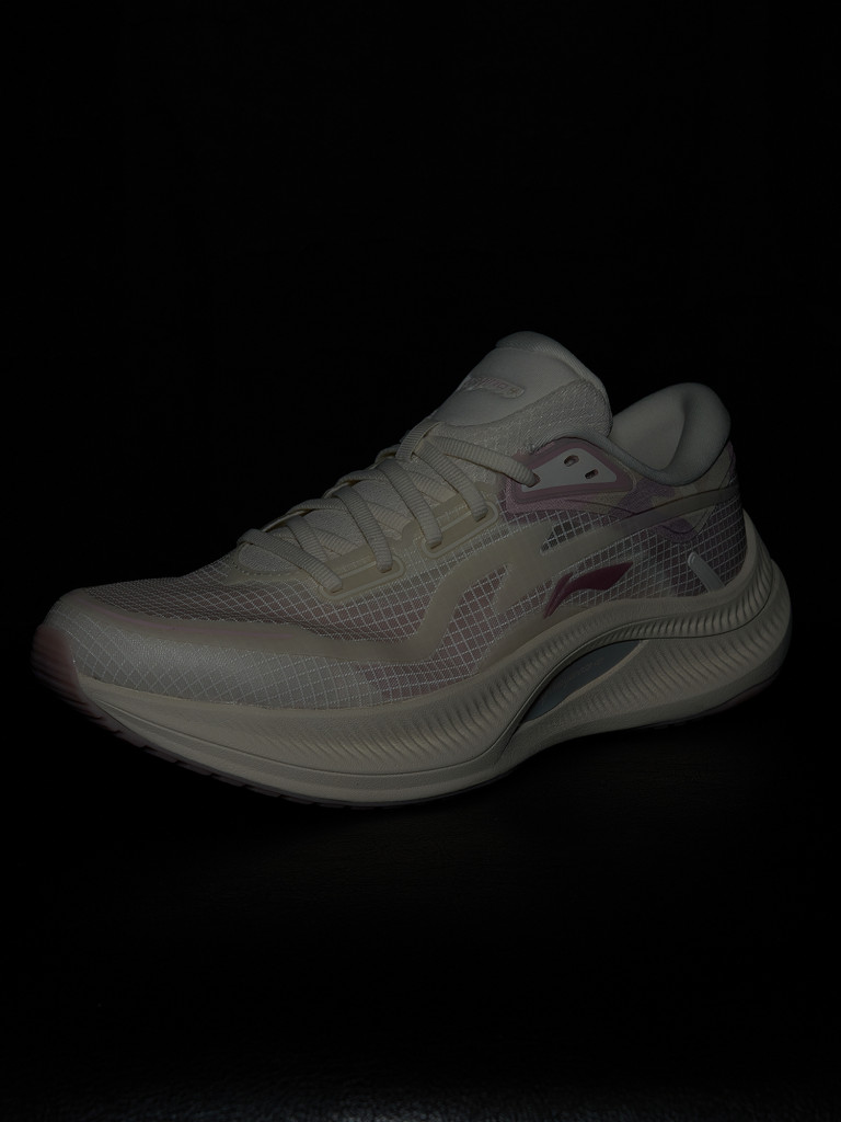 Кроссовки женские Li-Ning Yueying 4
