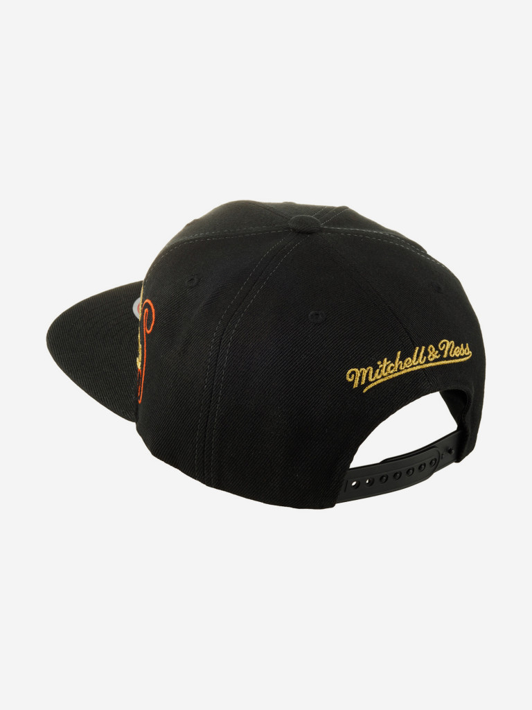 Бейсболка с прямым козырьком MITCHELL NESS HHSS1211-CBEYYPPPBLCK Chicago Bears NFL (черный)
