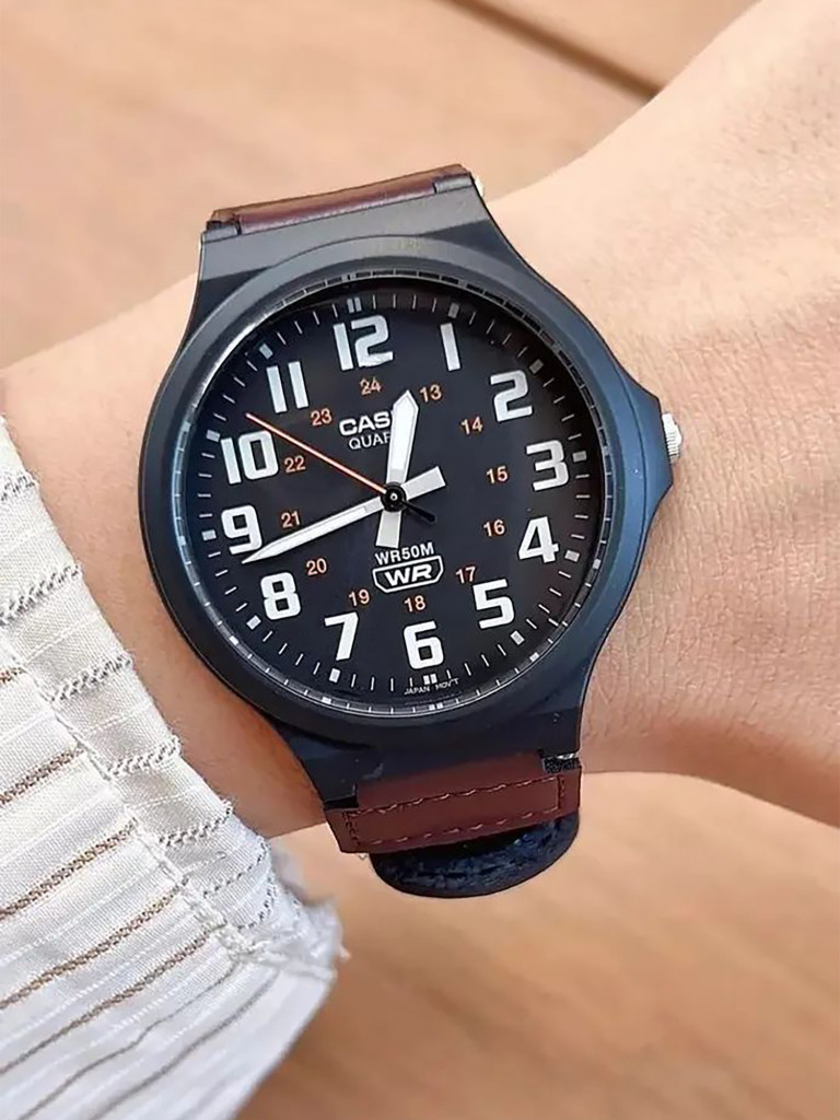 Наручные часы CASIO