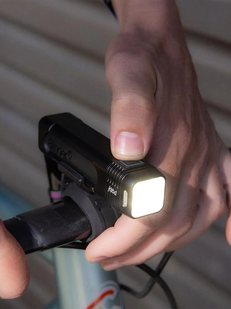 Фонарь передний Knog Blinder 1000
