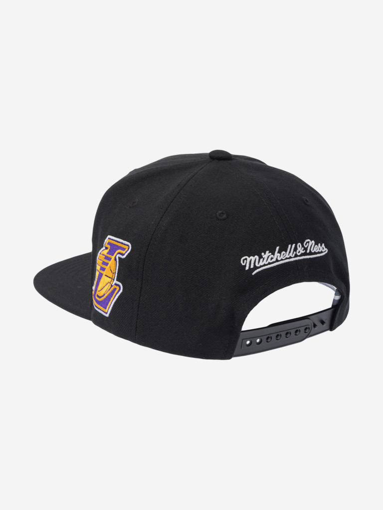 Бейсболка с прямым козырьком MITCHELL NESS HS11485-LALBLCK Los Angeles Lakers NBA (черный)
